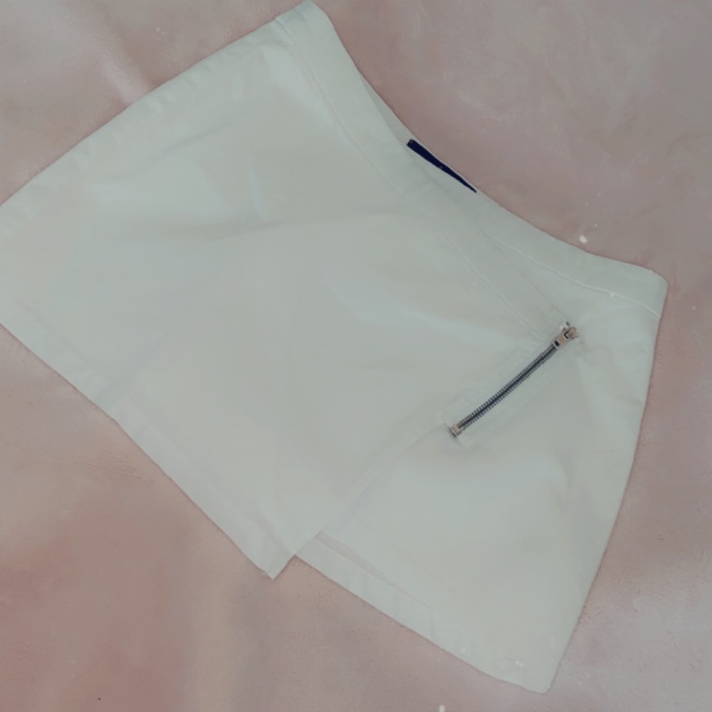 Y2K asymmetrical skirt